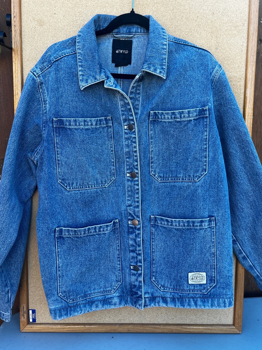 NWOT - atwyld The escapade denim jacket with 6 pockets. Size Large - Picture 3 of 7